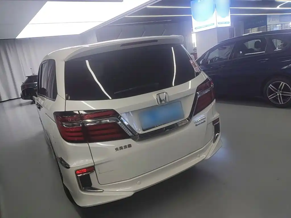 Honda Elysion — миниатюра 5