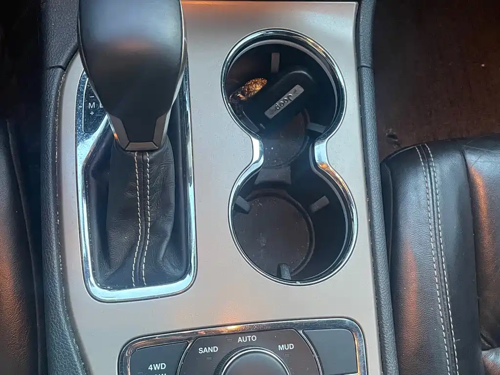 Jeep Grand Cherokee (Import) — миниатюра 13