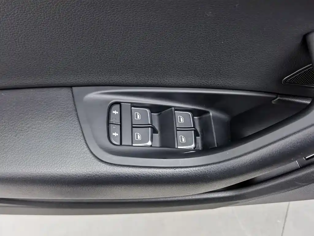 Audi A6L — миниатюра 9
