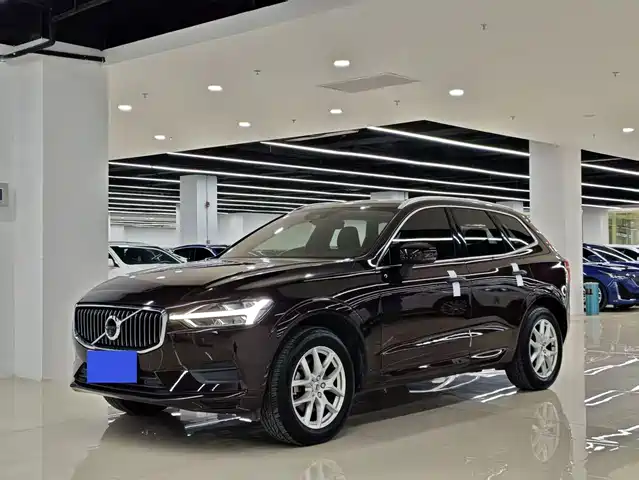VOLVO XC60 2018