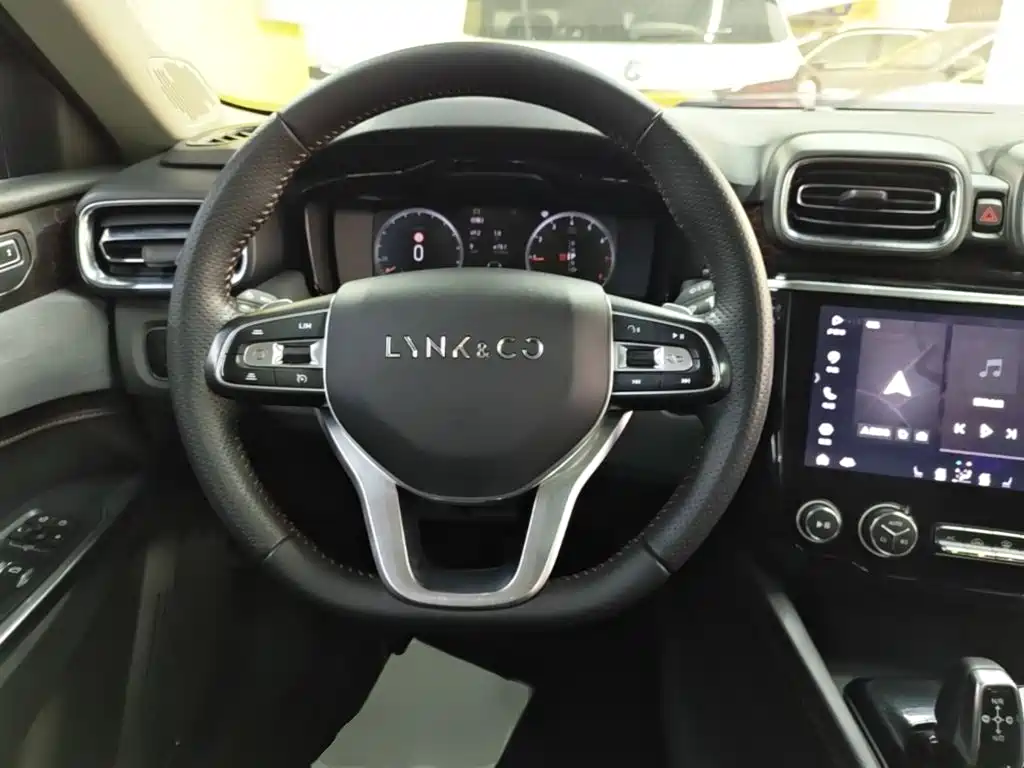 Lynk & Co 02 — миниатюра 11