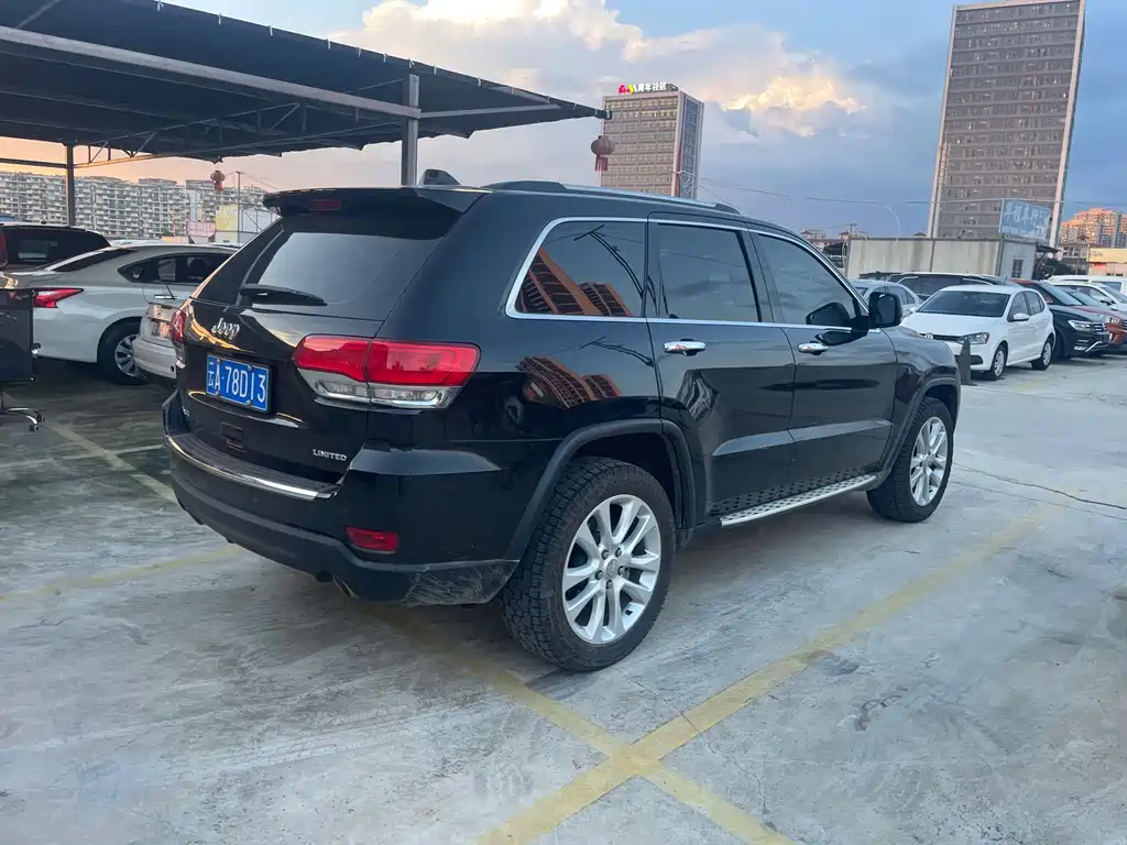 Jeep Grand Cherokee (Import) — миниатюра 5