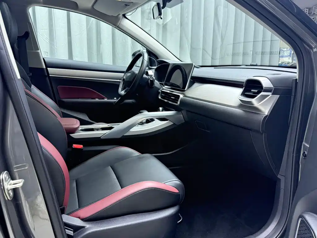 Geely Binyue — миниатюра 19