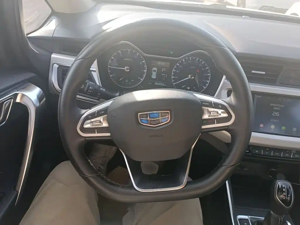 Geely Vision X3 — миниатюра 11