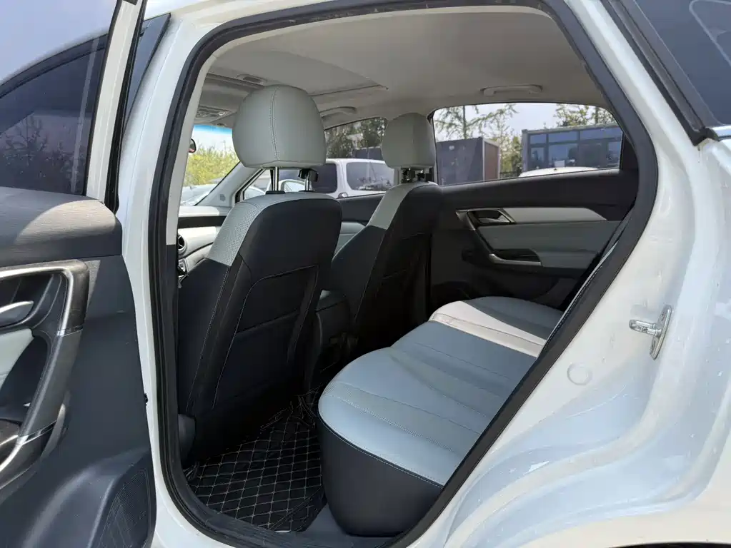 BAIC EU5 — миниатюра 7