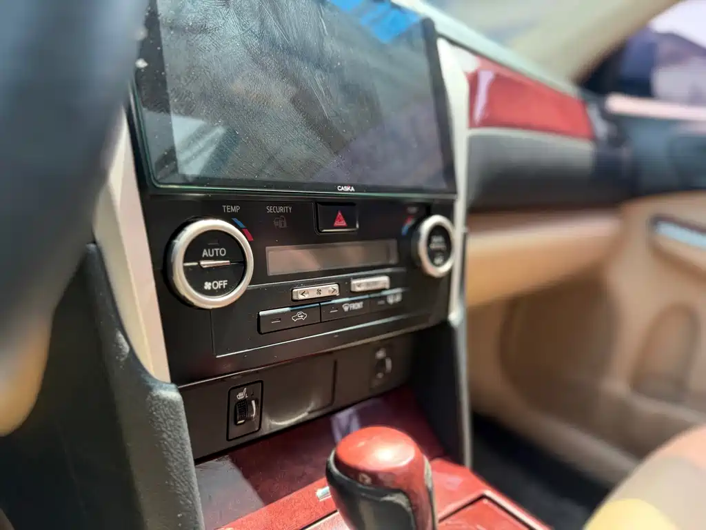 Toyota Camry — миниатюра 13