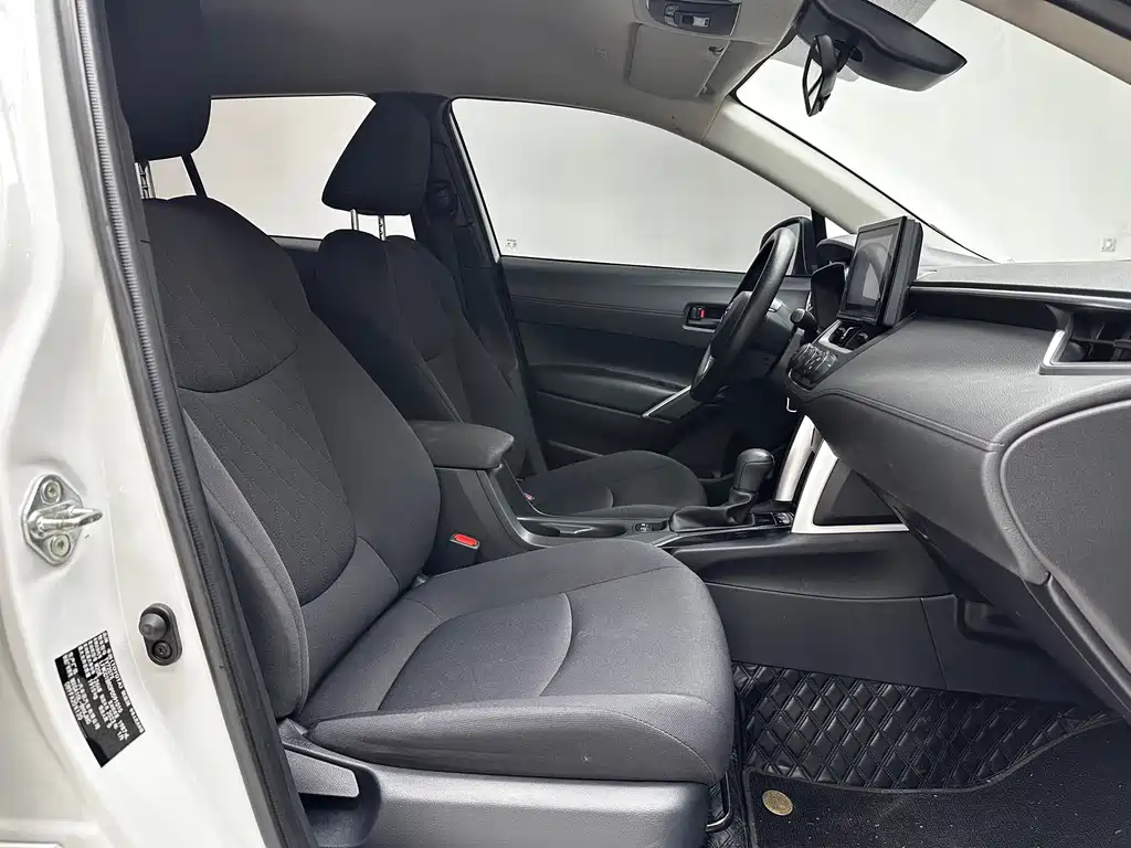 Toyota Corolla Cross — миниатюра 7