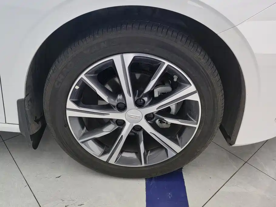 Geely Emgrand — миниатюра 6