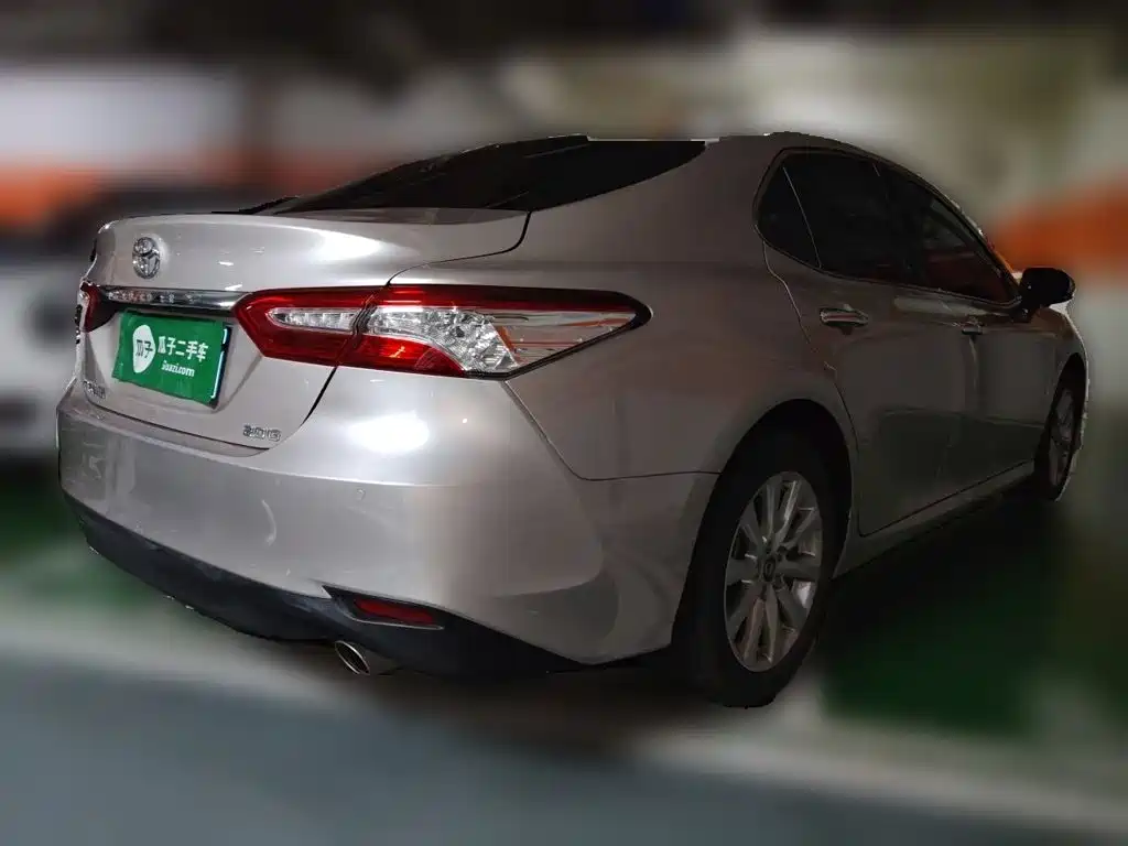 Toyota Camry — миниатюра 4
