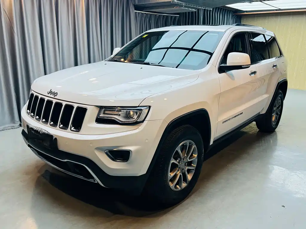 Jeep Grand Cherokee (Import) 2015