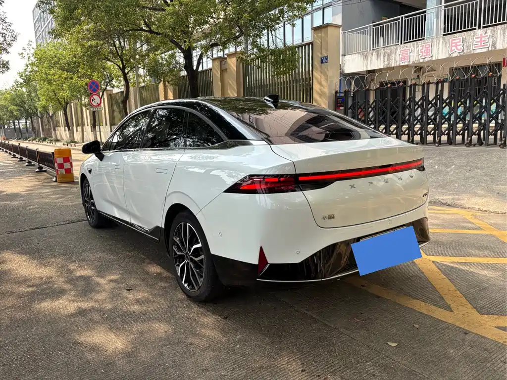 XPeng P5 — миниатюра 7