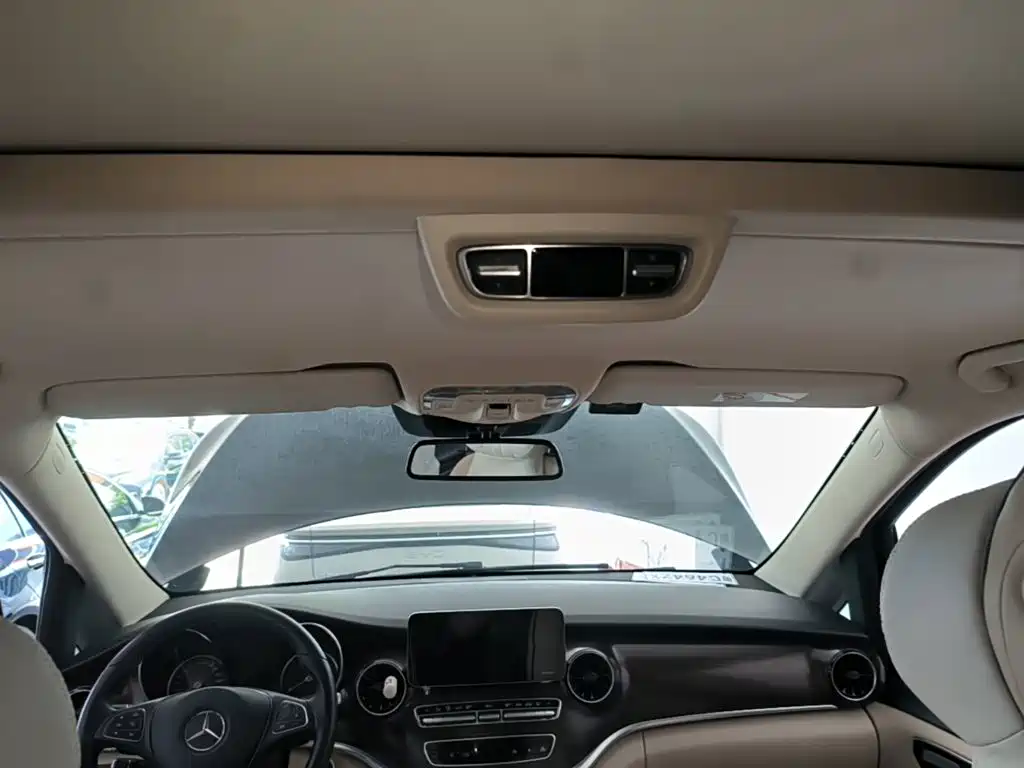Mercedes-Benz V-Class — миниатюра 18