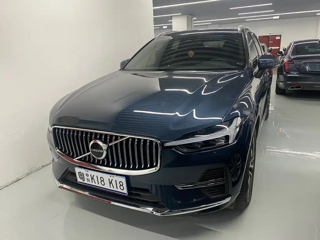 Volvo XC60 2023 B5 Luxury