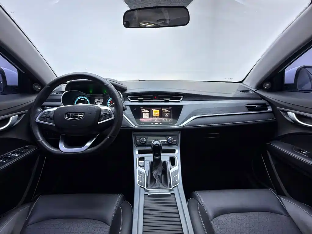 Geely Emgrand — миниатюра 11