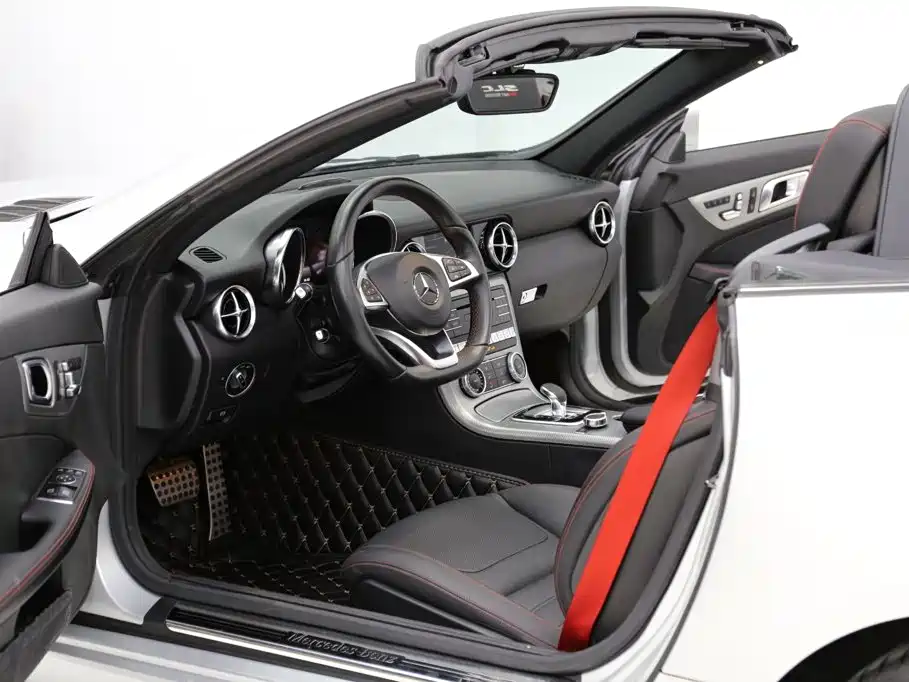 Mercedes-Benz SLC — миниатюра 9