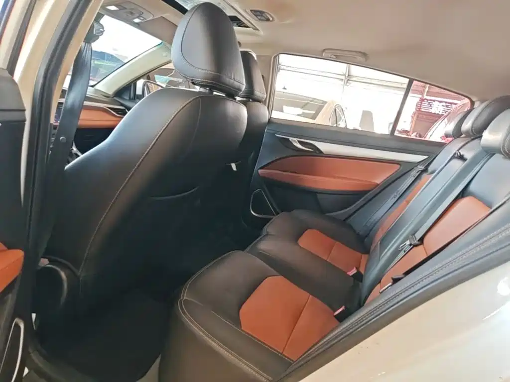 Geely Vision S1 — миниатюра 17