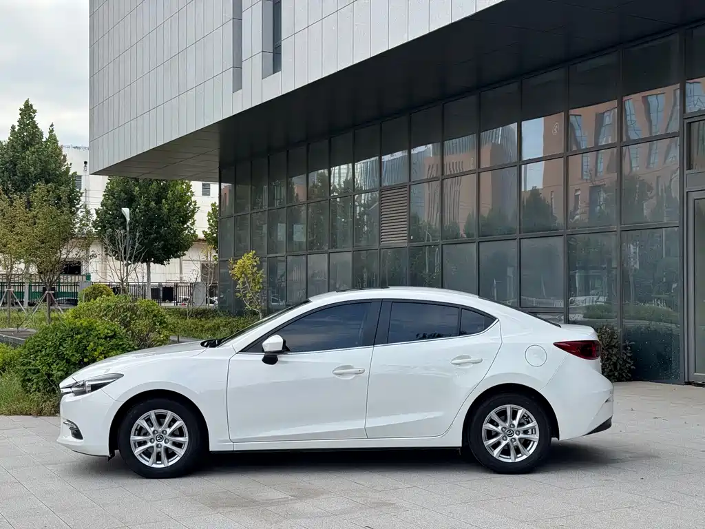 Mazda 3 Axela — миниатюра 12