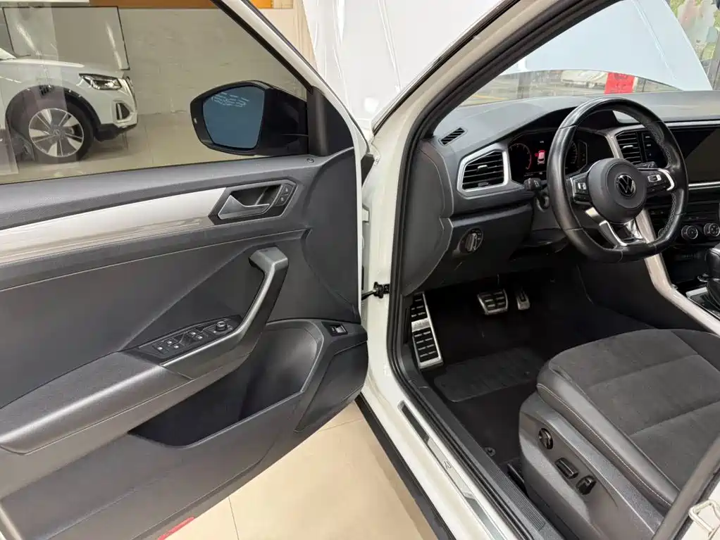 Volkswagen T-Roc — миниатюра 8