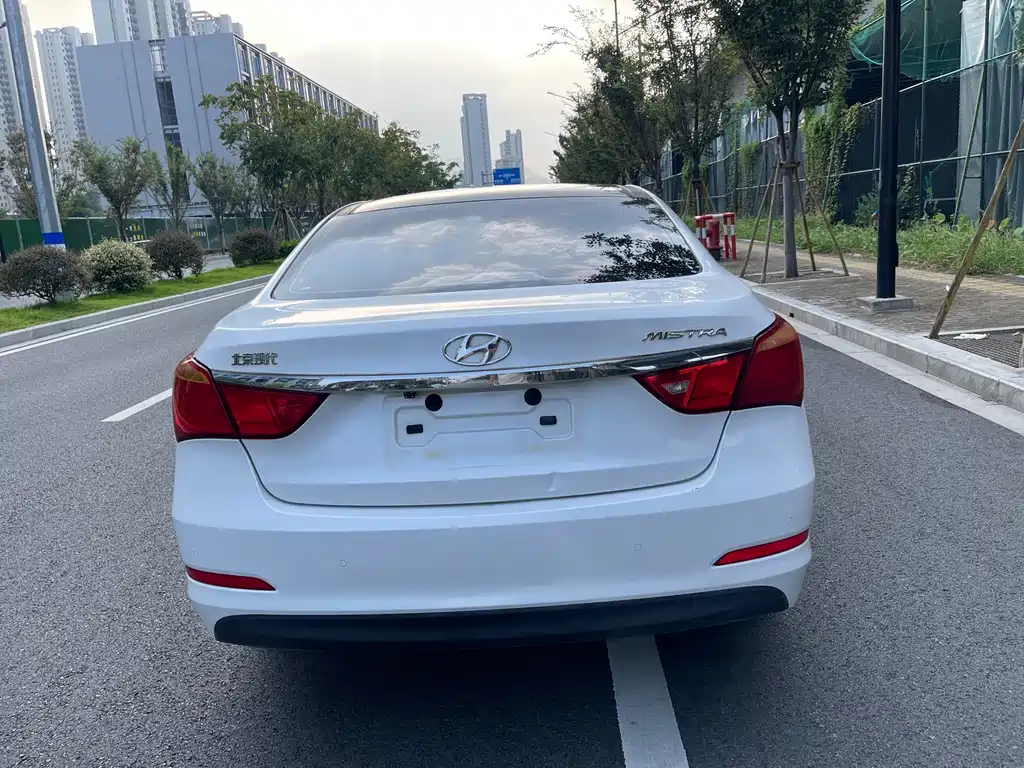 Hyundai Mistra — миниатюра 5