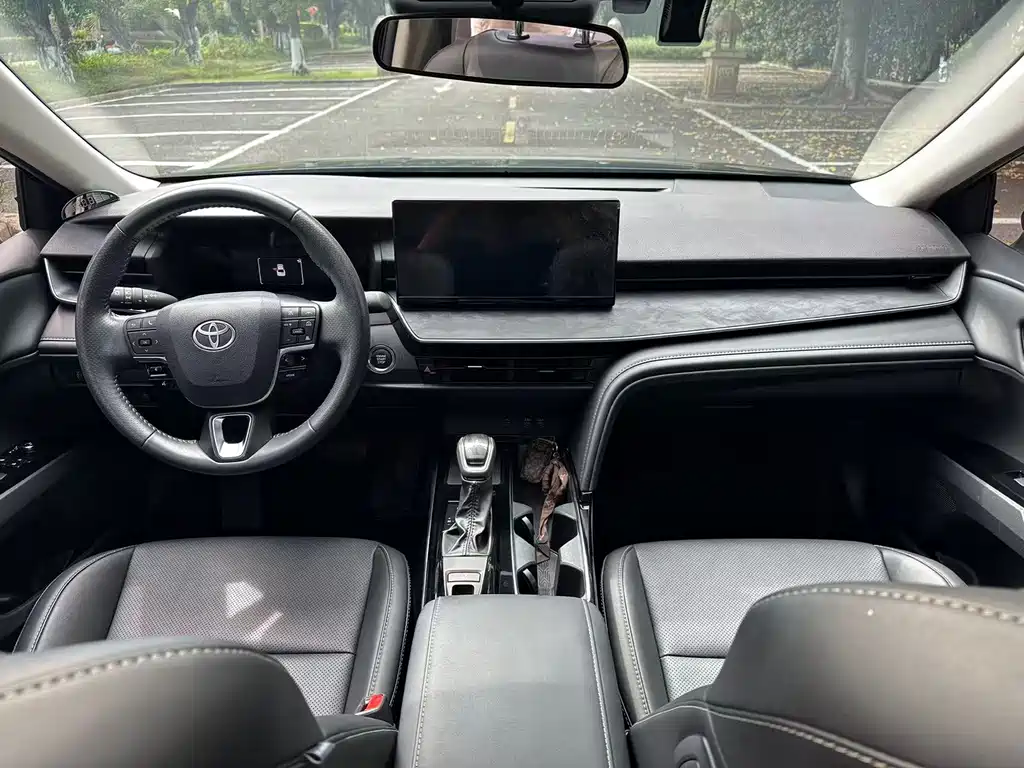 Toyota Camry — миниатюра 10