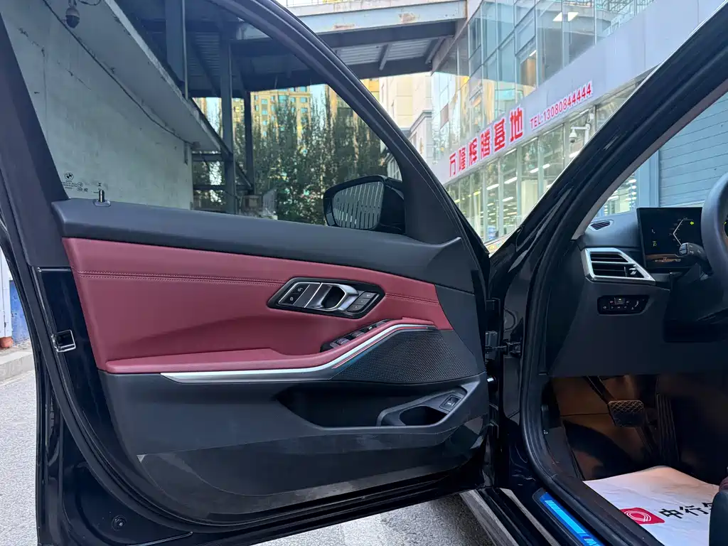 BMW 3 Series — миниатюра 7