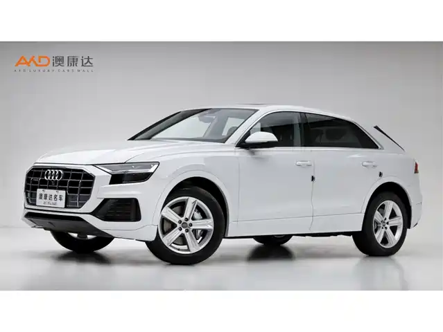 AUDI  Q8 2021