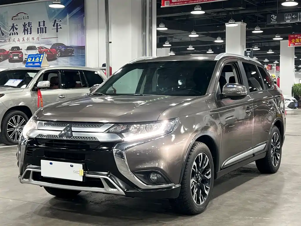 MITSUBISHI OUTLANDER
