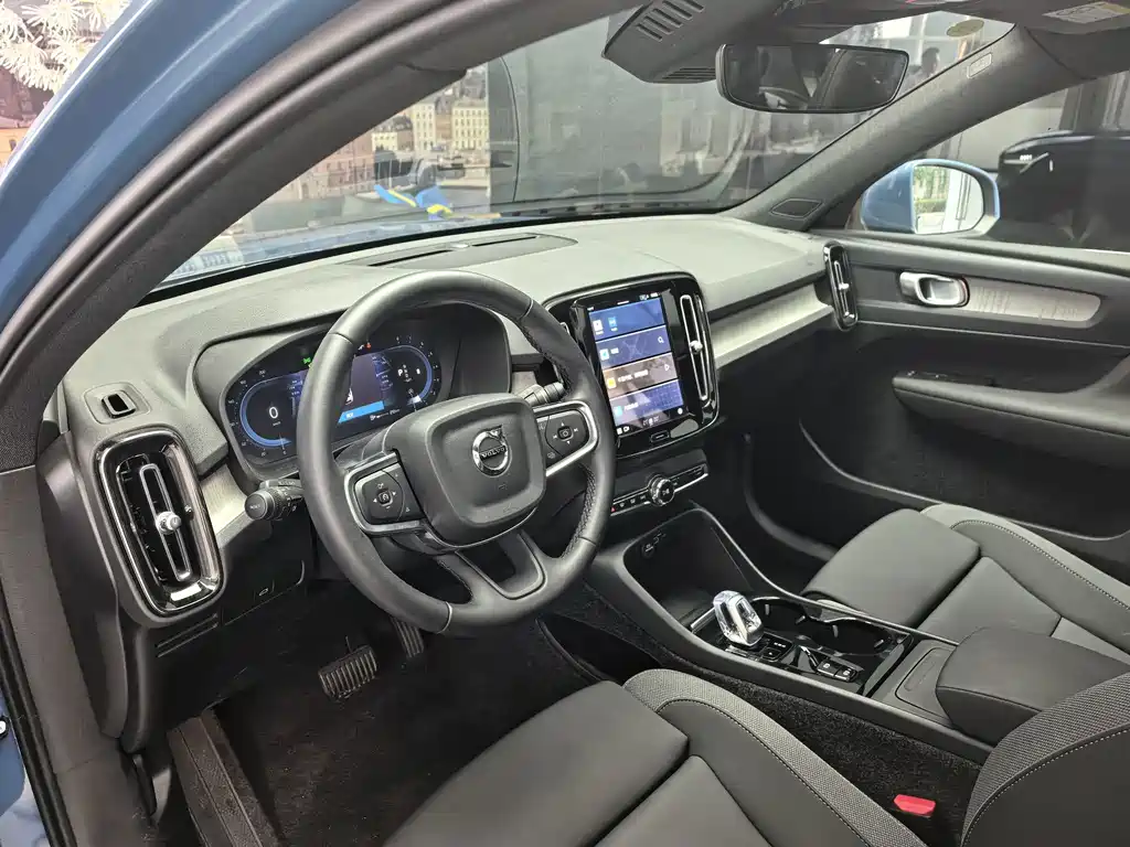 Volvo XC40 — миниатюра 4