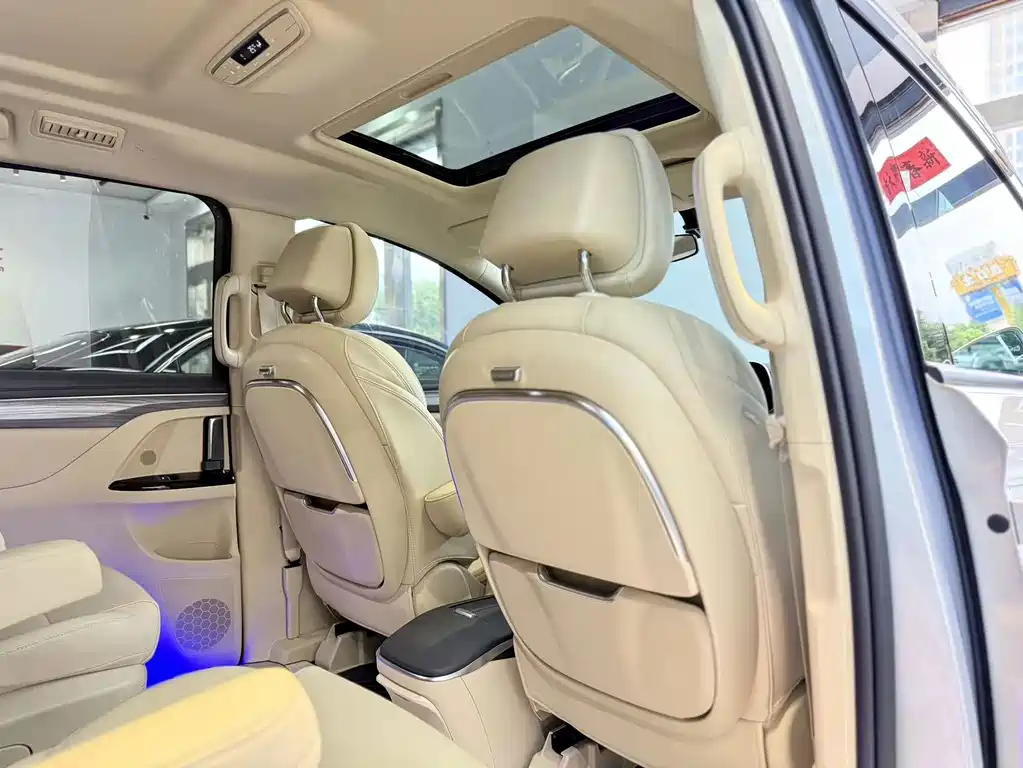 Buick GL8 Hybrid — миниатюра 14