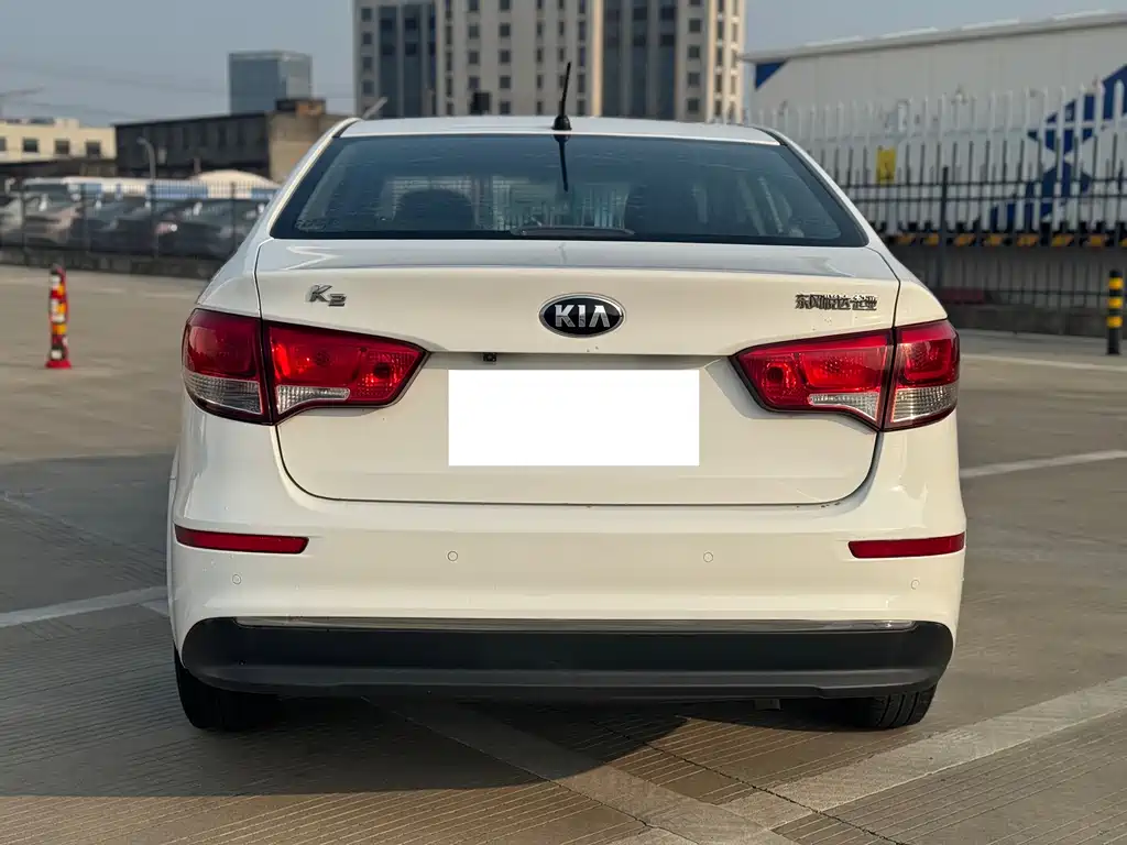 KIA K2