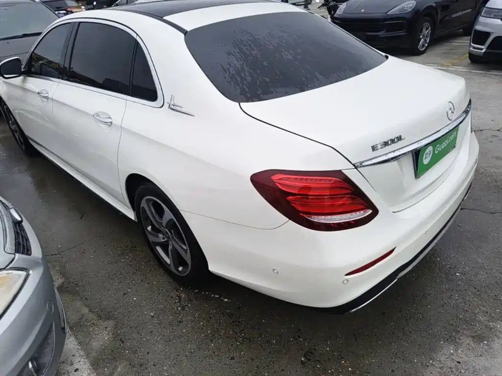 Mercedes-Benz E-Class — миниатюра 5