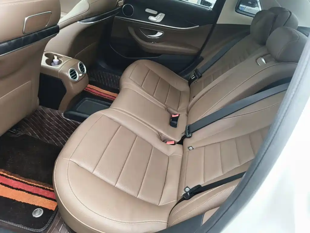 Mercedes-Benz E-Class — миниатюра 17