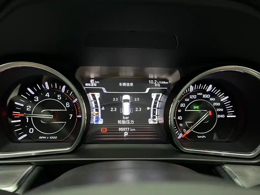 Jeep Commander — миниатюра 11
