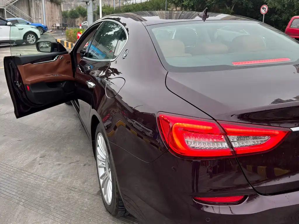 Maserati Quattroporte — миниатюра 17