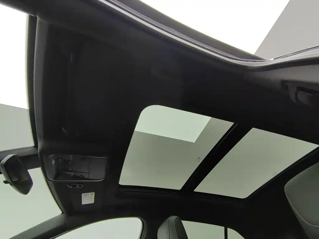 Cadillac XT4 — миниатюра 14