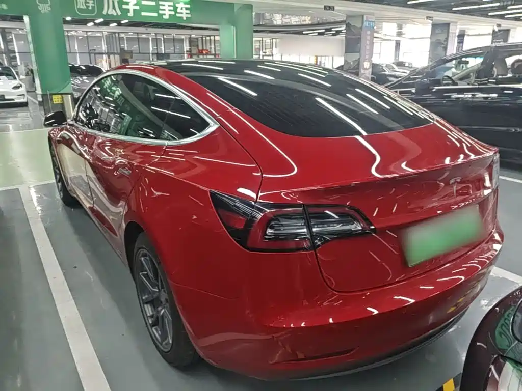 Tesla Model 3 — миниатюра 5