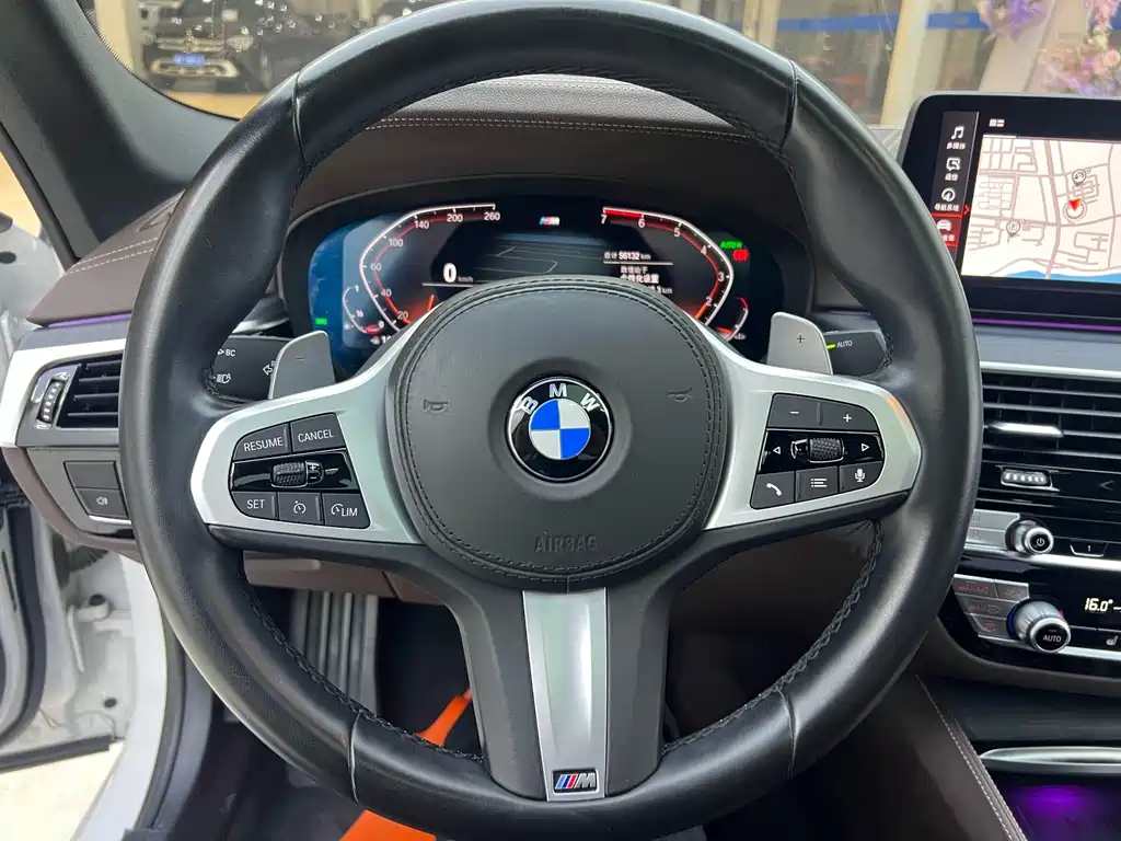 BMW 5 Series — миниатюра 14