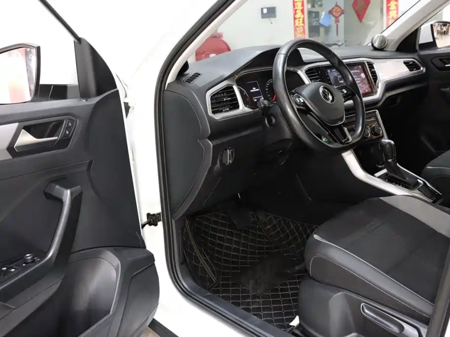 Volkswagen T-Roc — миниатюра 9