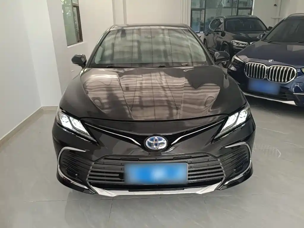 Toyota Camry — миниатюра 3