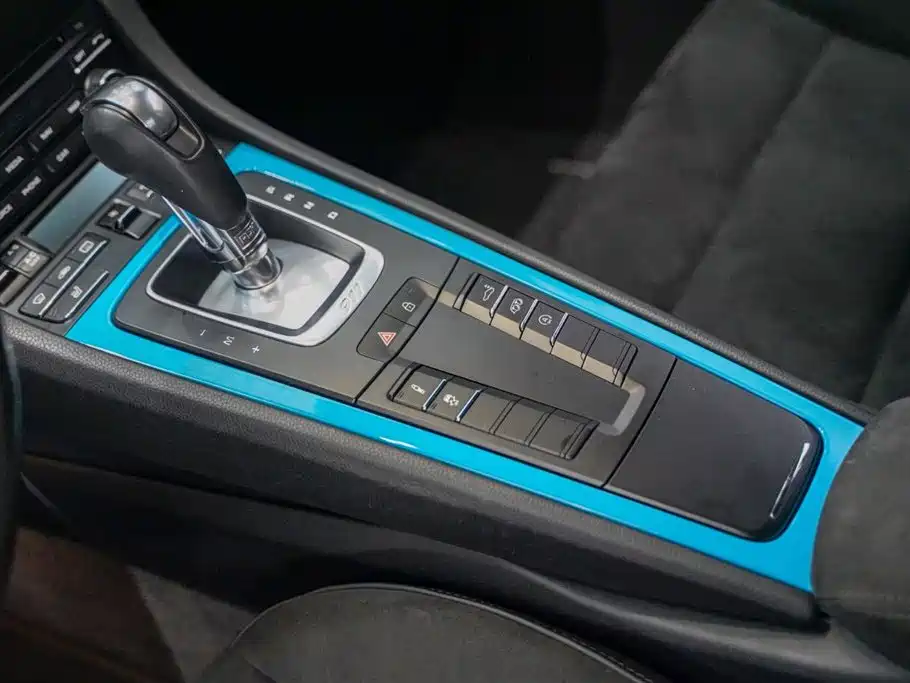 Porsche 911 2017 Carrera 4 GTS 3.0T