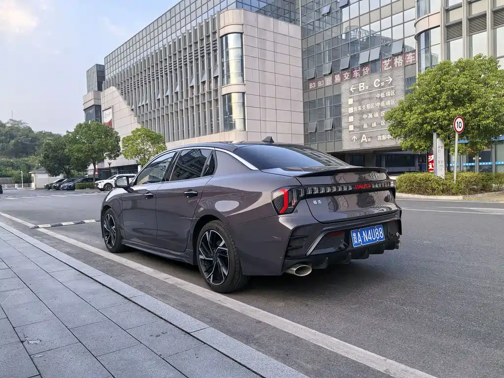 Lynk & Co 03 — миниатюра 8