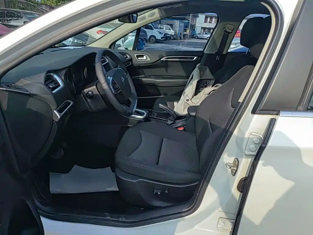 Citroen C4L — миниатюра 15
