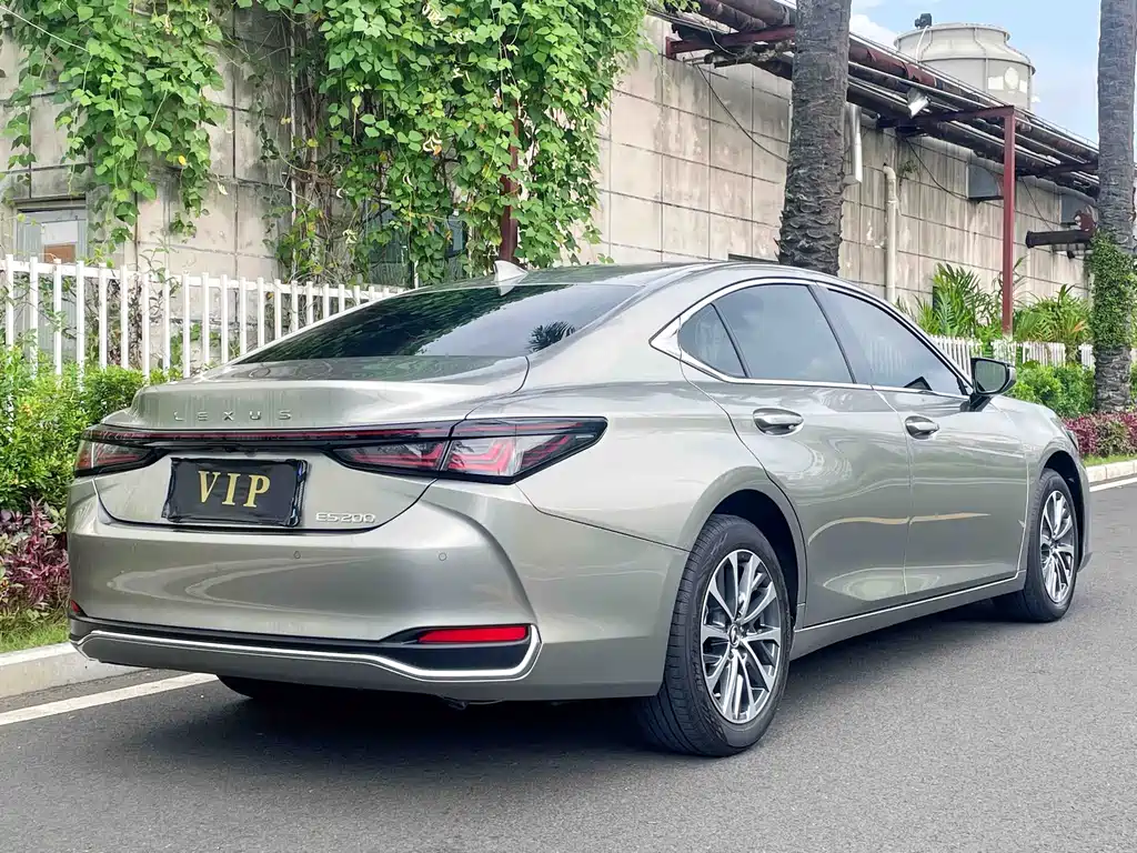 Lexus ES — миниатюра 7