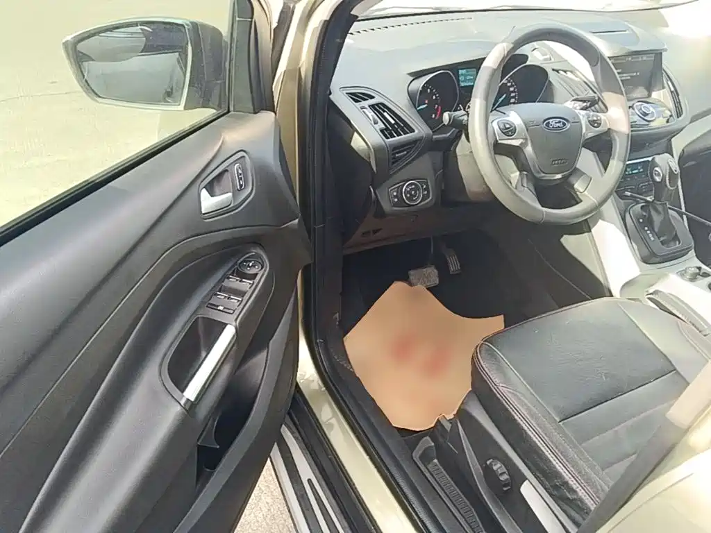 Ford Kuga — миниатюра 16