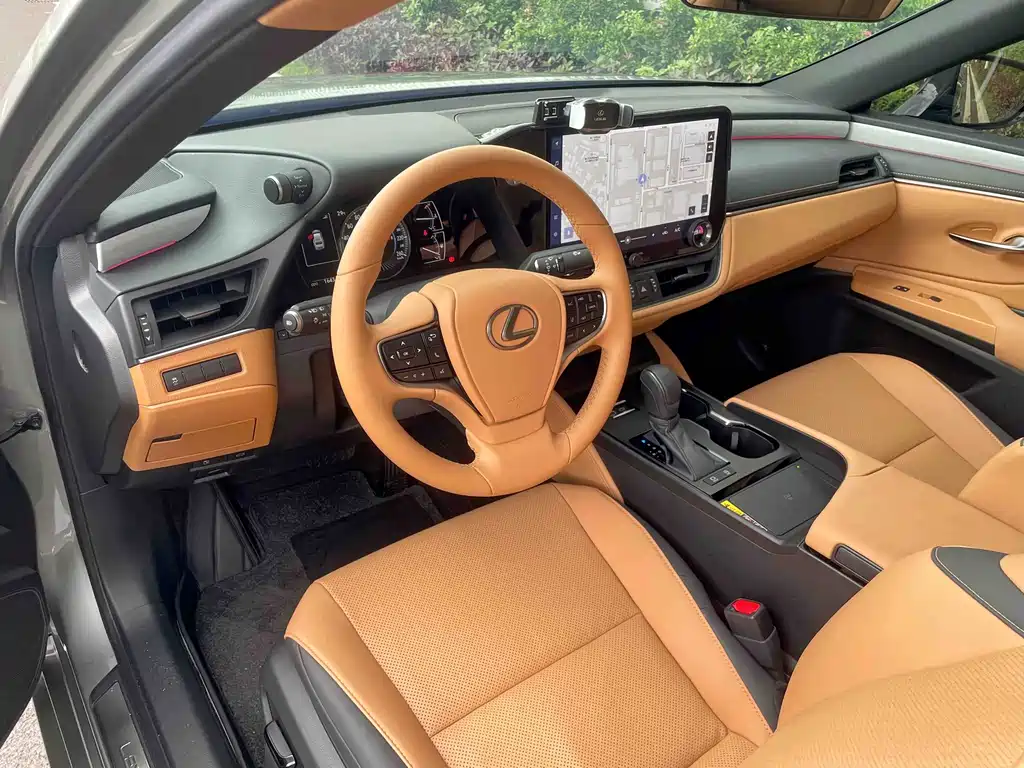 Lexus ES — миниатюра 11