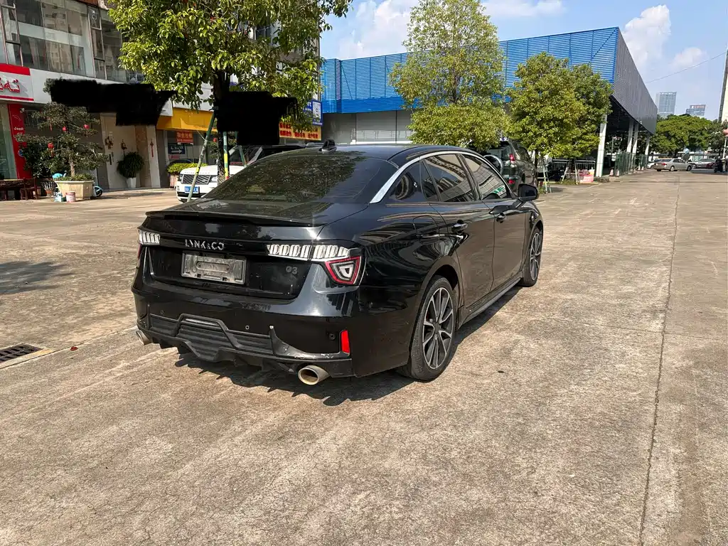 Lynk & Co 03 — миниатюра 6