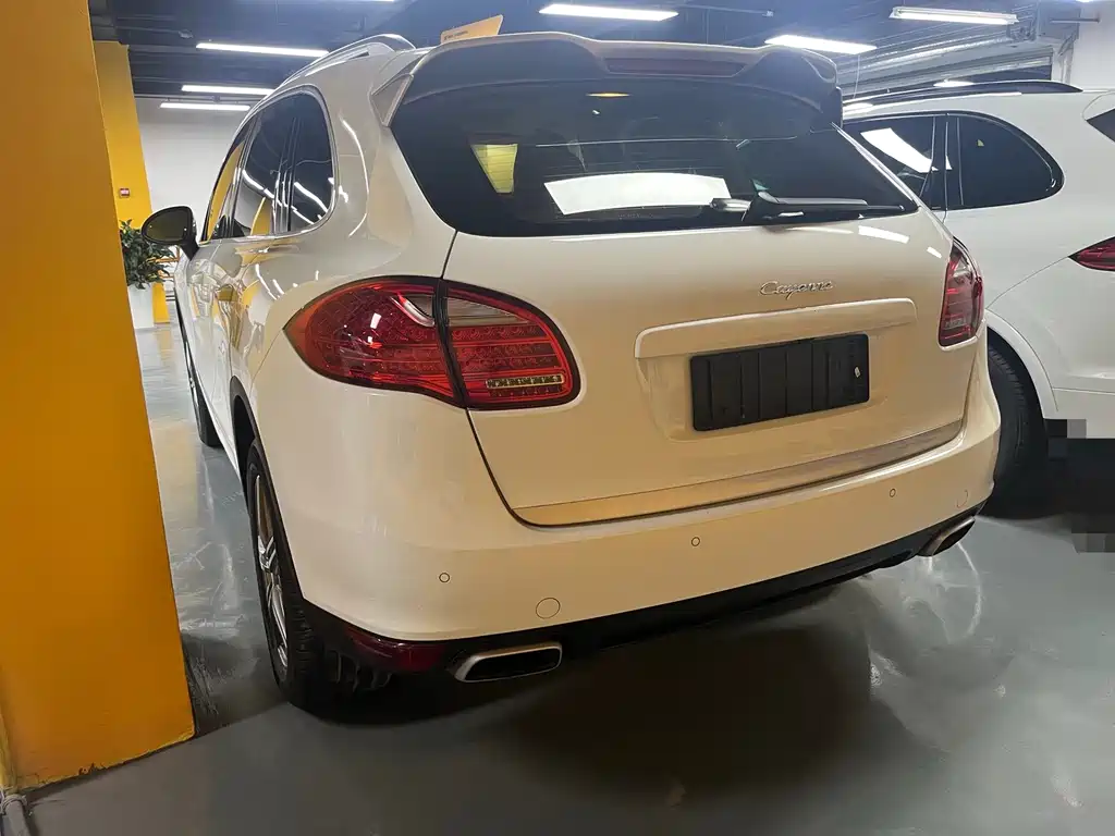 Porsche Cayenne — миниатюра 9