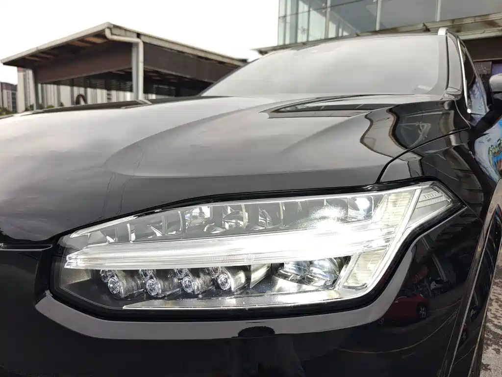 Volvo XC90 PHEV Facelift E Drive Hybrid T8 Smart Supreme Luxury Edition 7 seats, фото 10