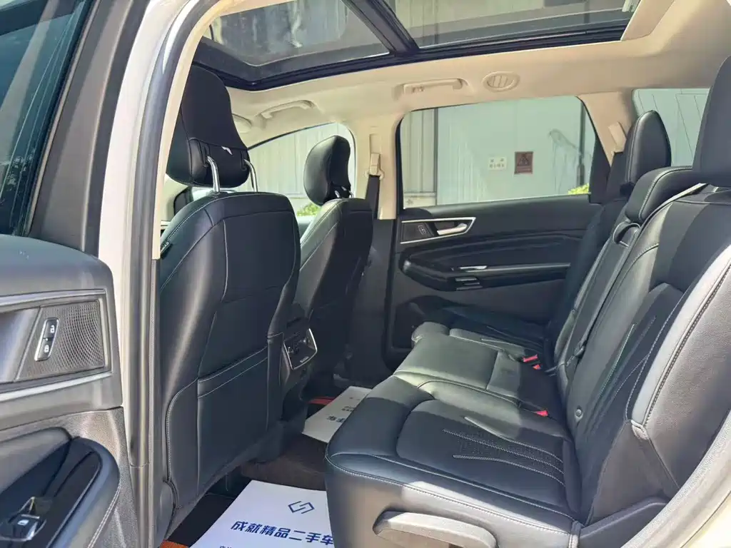 Ford Edge — миниатюра 10