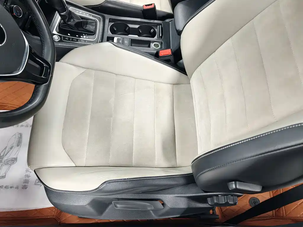 Volkswagen Golf — миниатюра 12